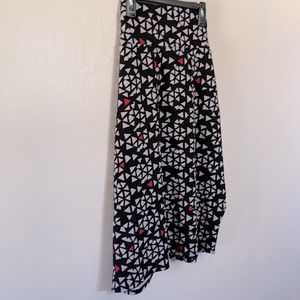 Like new Lularoe Cassie skirt. Red, black, white.
